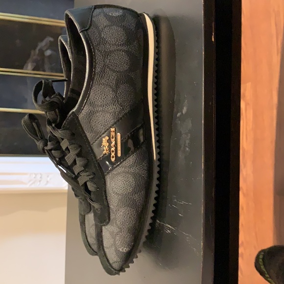 Authentic Coach shoe - Picture 2 of 3